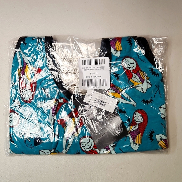 ❤️NWT VINTAGE TORRID BRALETTE NIGHTMARE BEFORE CHRISTMAS WIRELESS SPORTS BRA - Picture 10 of 16